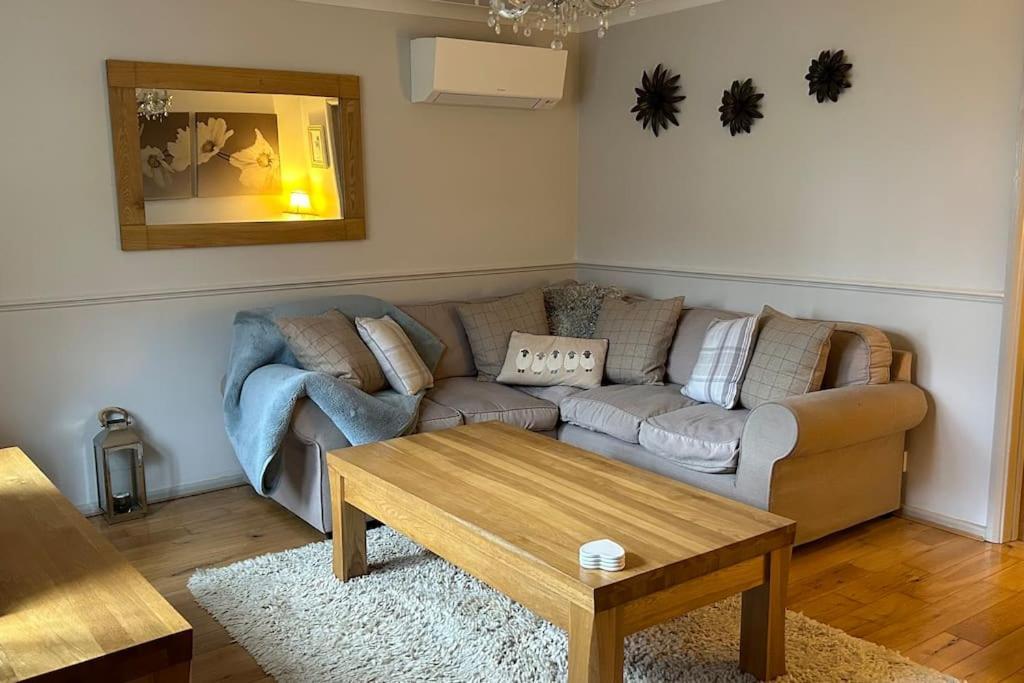 Cosy 2 Bed, Home From Home Haddenham  المظهر الخارجي الصورة