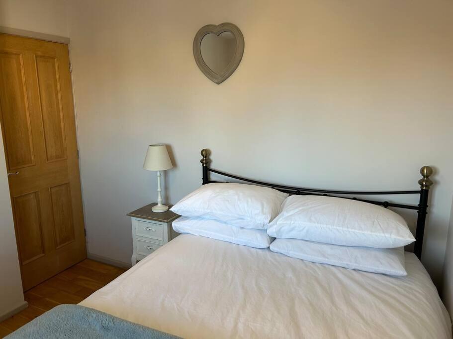 Cosy 2 Bed, Home From Home Haddenham  المظهر الخارجي الصورة