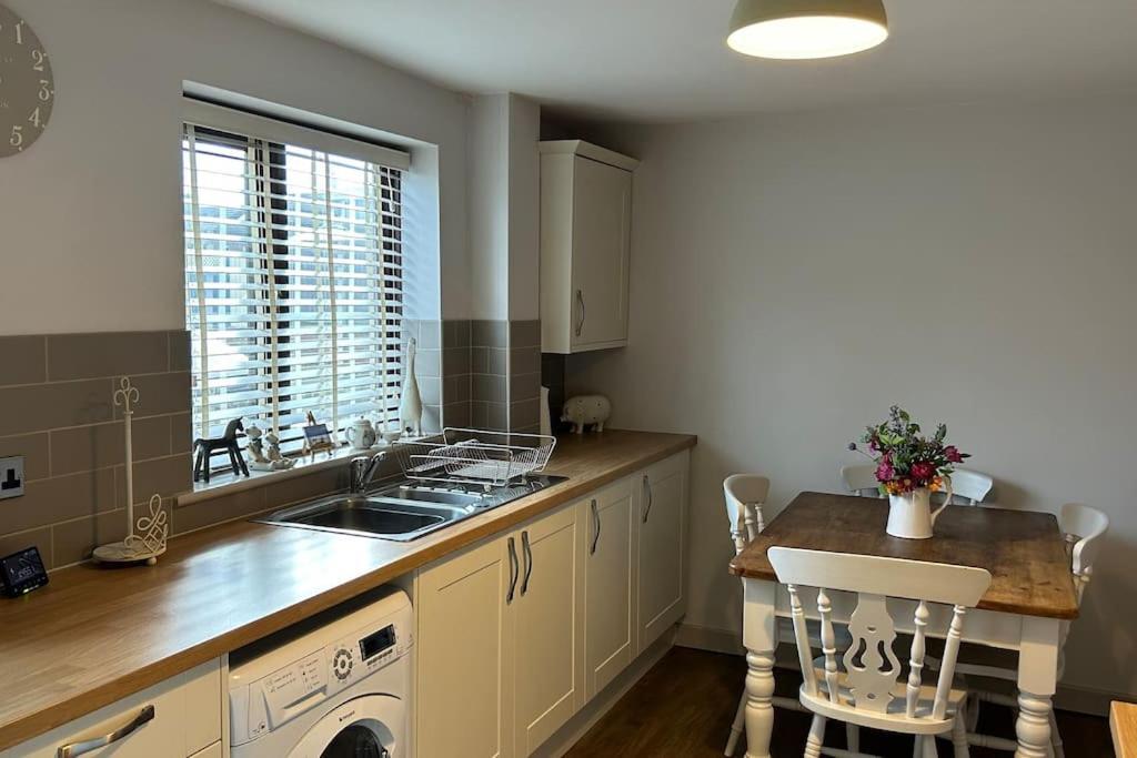 Cosy 2 Bed, Home From Home Haddenham  المظهر الخارجي الصورة