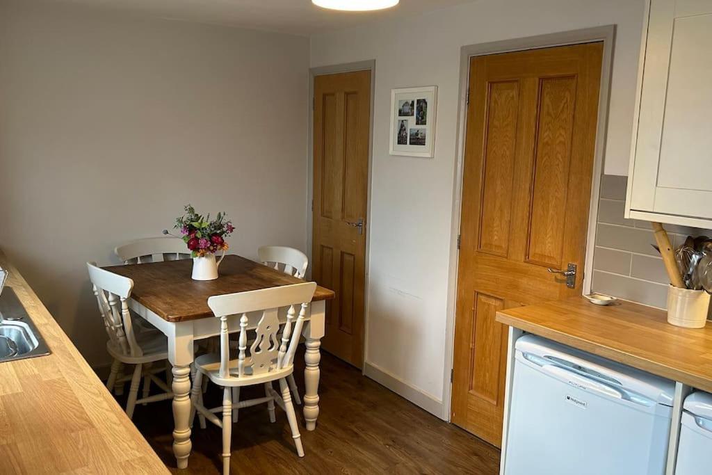 Cosy 2 Bed, Home From Home Haddenham  المظهر الخارجي الصورة
